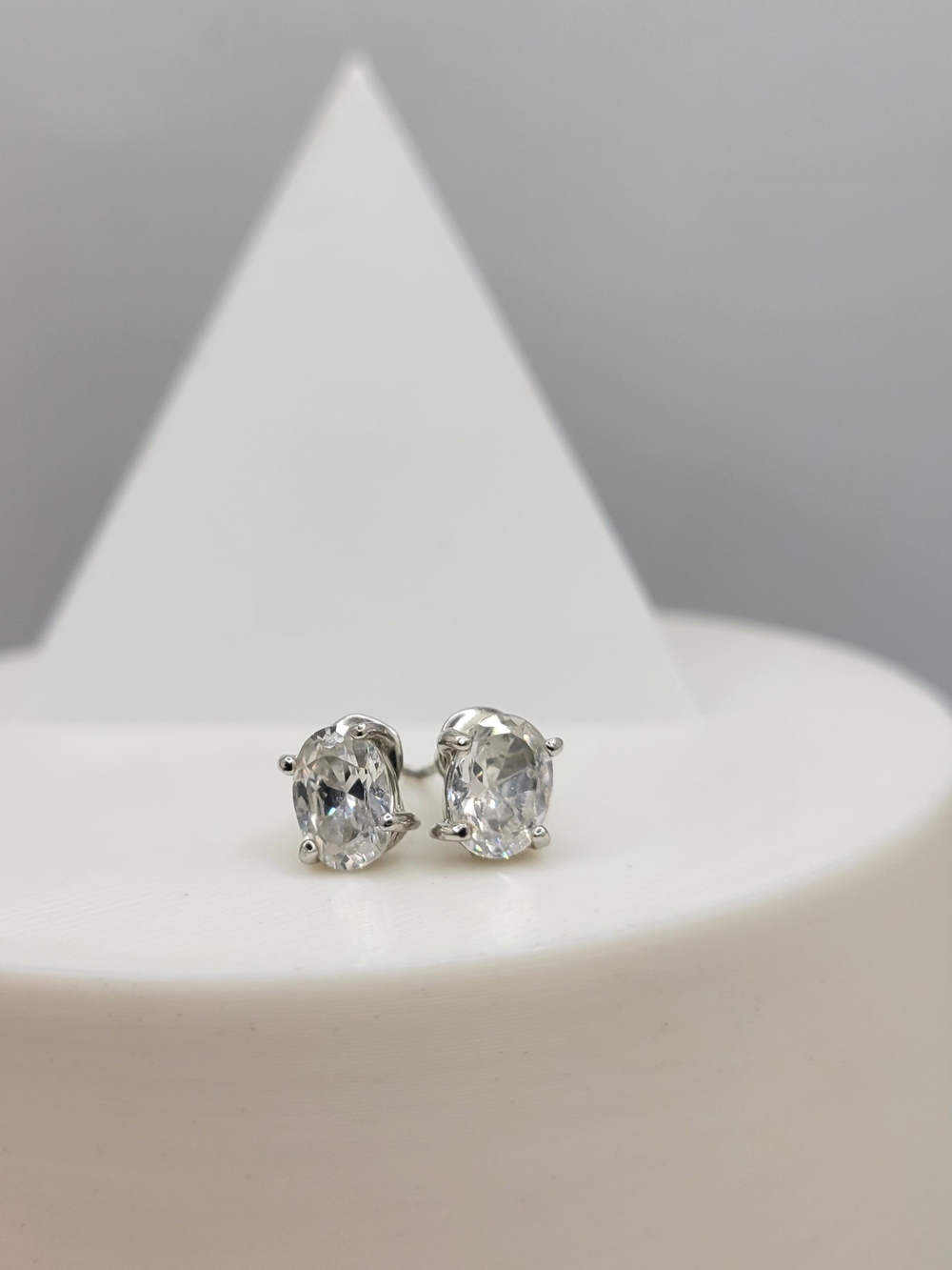 Classic Oval Clear Crystal Stud Earrings - Fashion Earrings